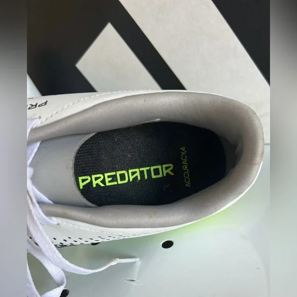 adidas Predator Accuracy.4 Turf (TF) Soccer Cleats Men’s s8 white/black/green - Picture 7 of 8